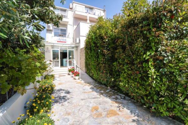 Lefkas - Agnadi Suites 3*