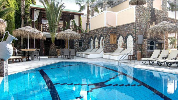 Santorini - Aparthotel Polydefkis 3*